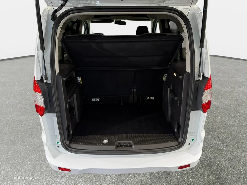 Ford Tourneo Courier 13