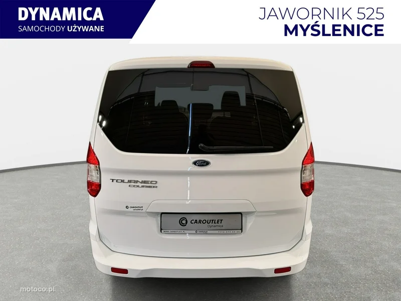 Ford Tourneo Courier 6