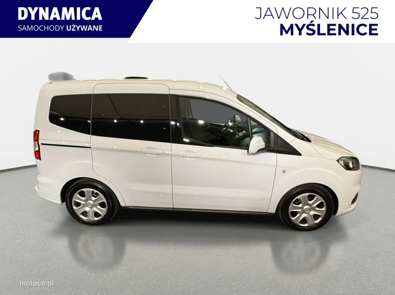 Ford Tourneo Courier 8