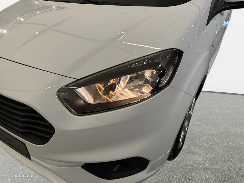Ford Tourneo Courier 9