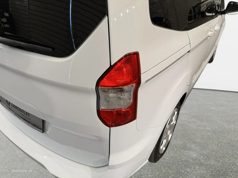 Ford Tourneo Courier 10