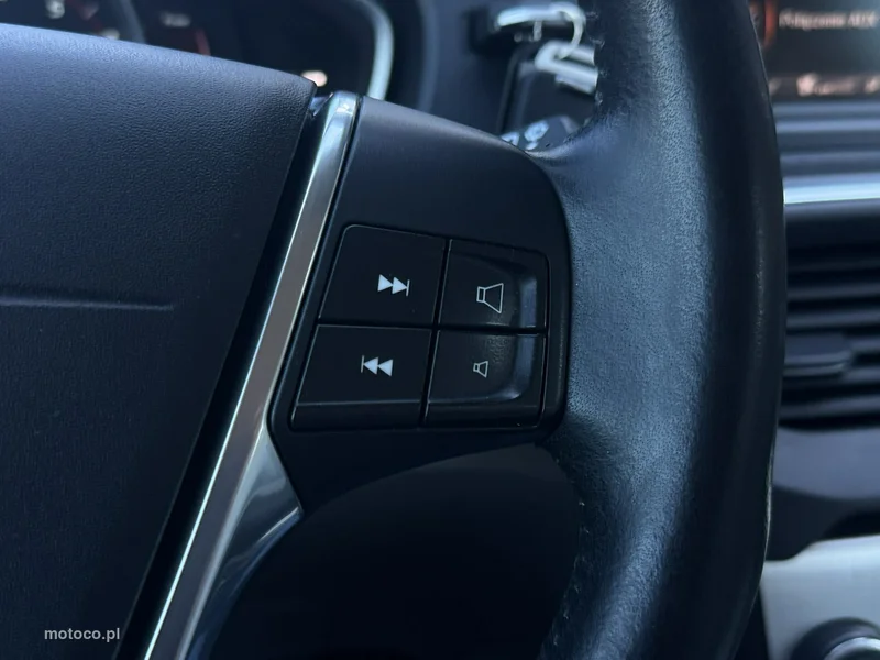Volvo V40 14