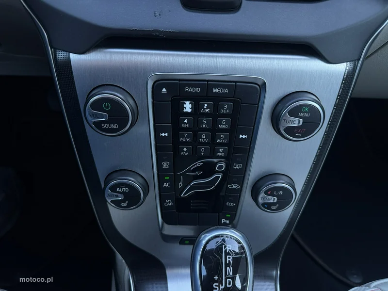 Volvo V40 16