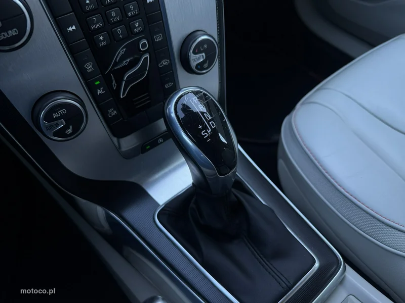 Volvo V40 17