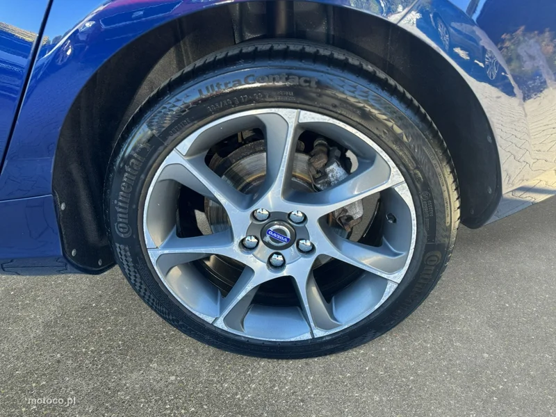Volvo V40 9