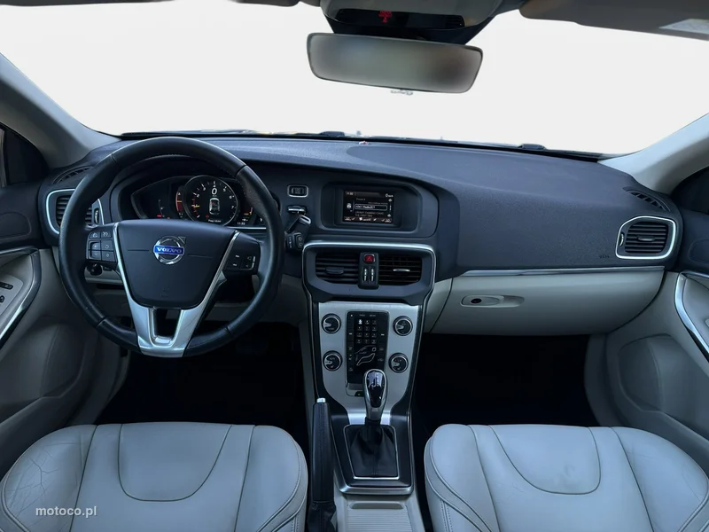 Volvo V40 10