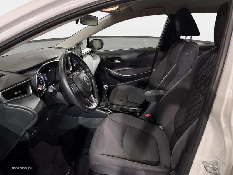 Toyota Corolla E210 24