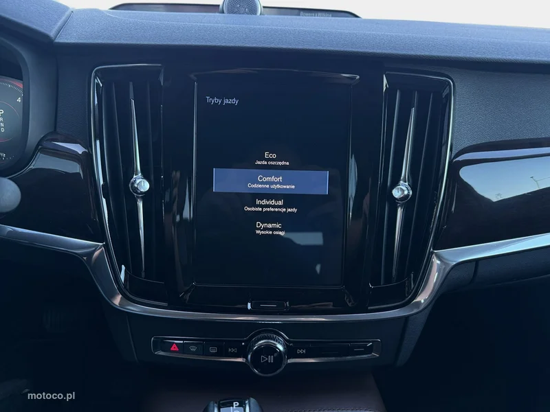Volvo S90 19