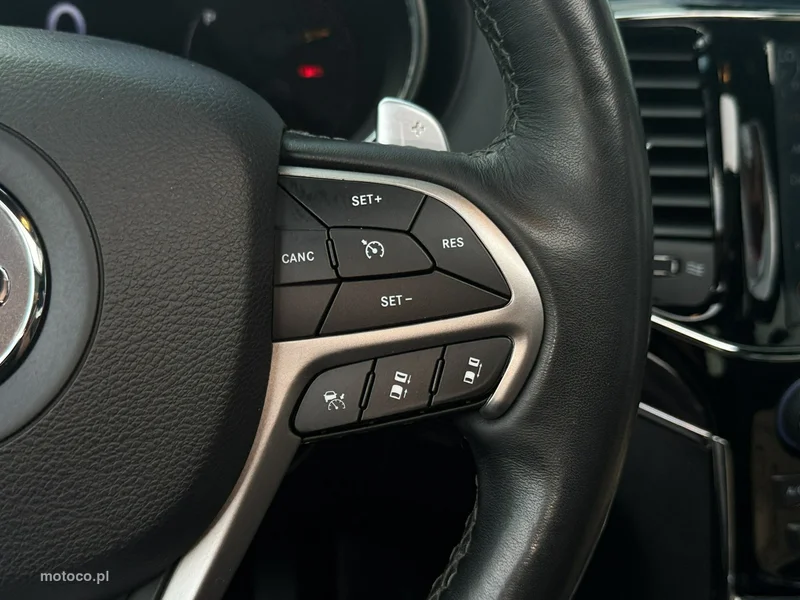 Jeep Grand Cherokee 16