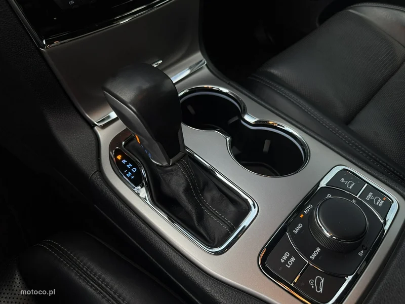 Jeep Grand Cherokee 24