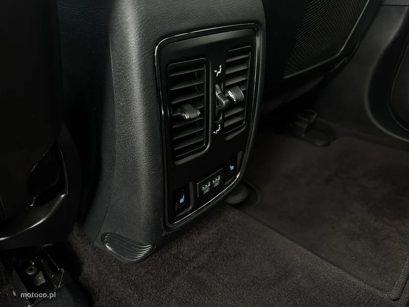 Jeep Grand Cherokee 32