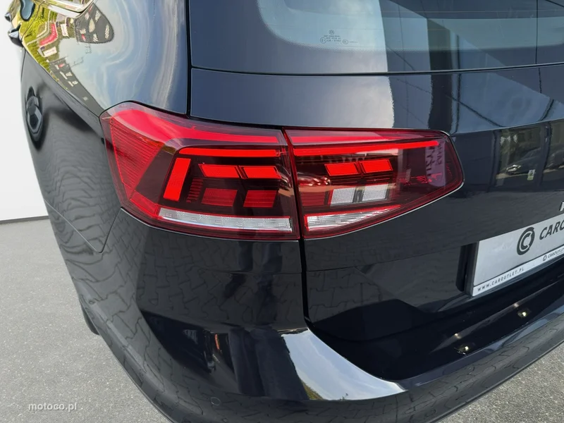 Volkswagen Passat Variant B8 11