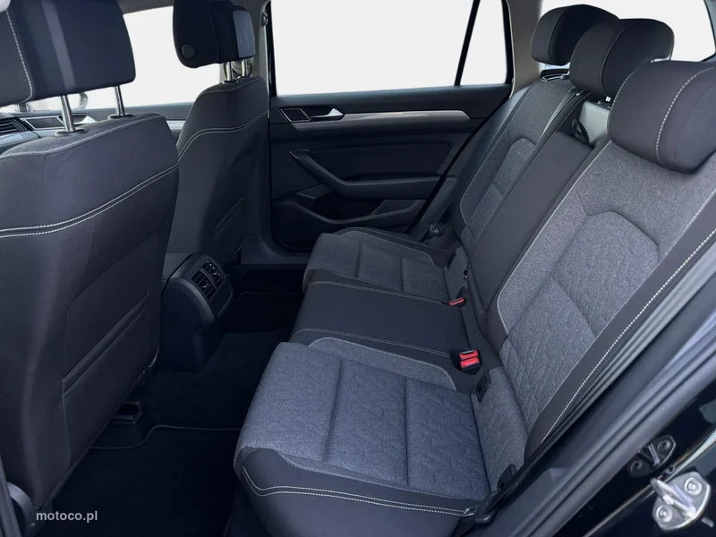 Volkswagen Passat Variant B8 23