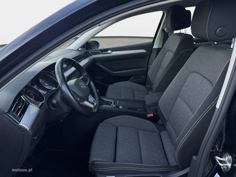 Volkswagen Passat Variant B8 24