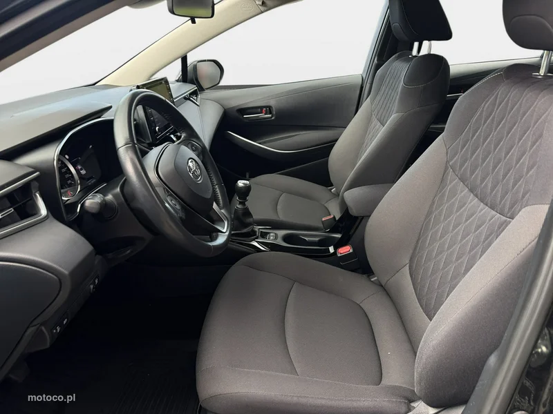 Toyota Corolla E210 23