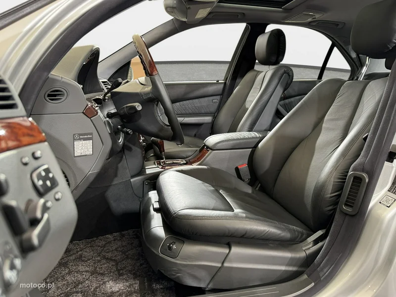 Mercedes-Benz Klasa S W220 S 500 11