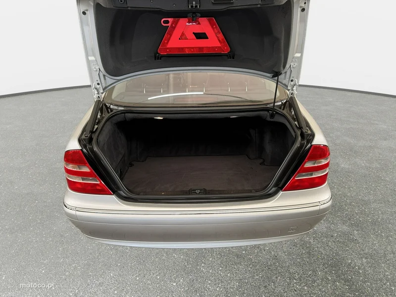 Mercedes-Benz Klasa S W220 S 500 18
