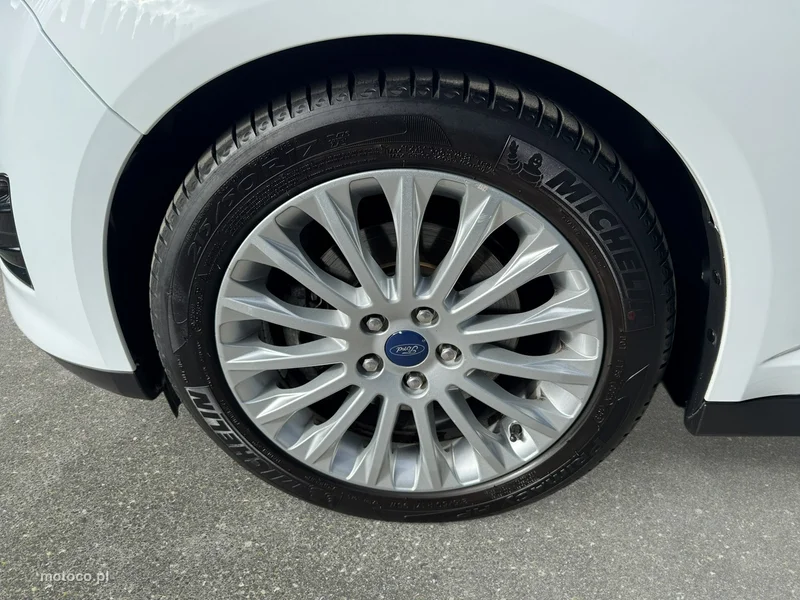 Ford C-Max II 9
