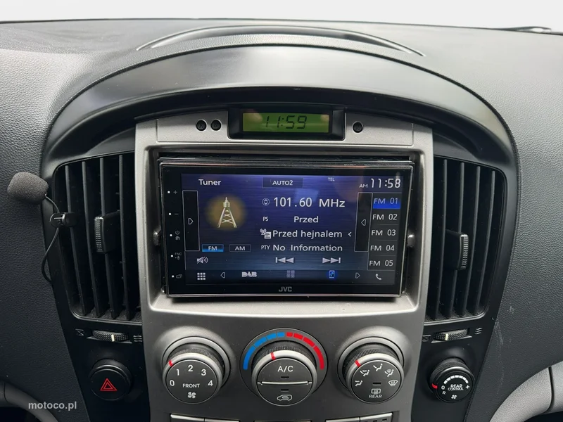 Hyundai H-1 13