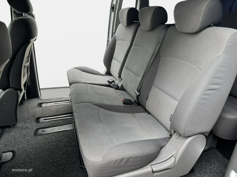 Hyundai H-1 19