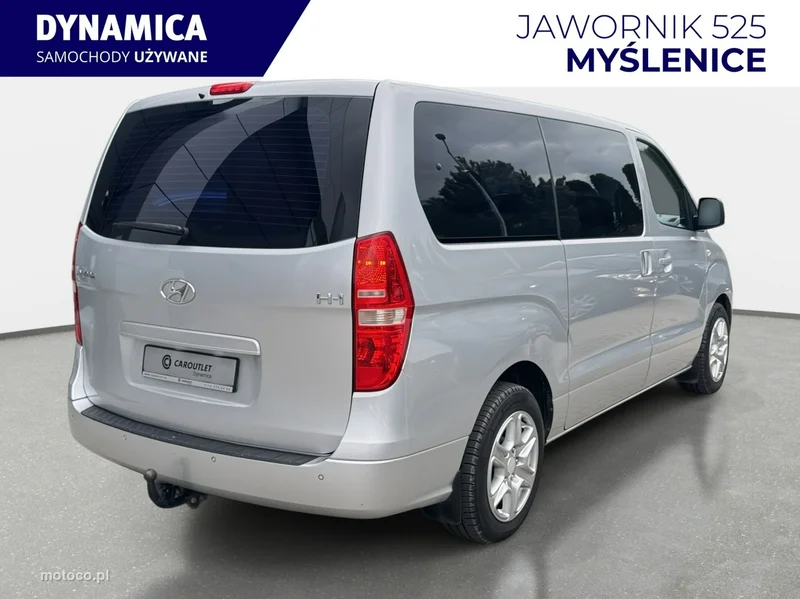 Hyundai H-1 8