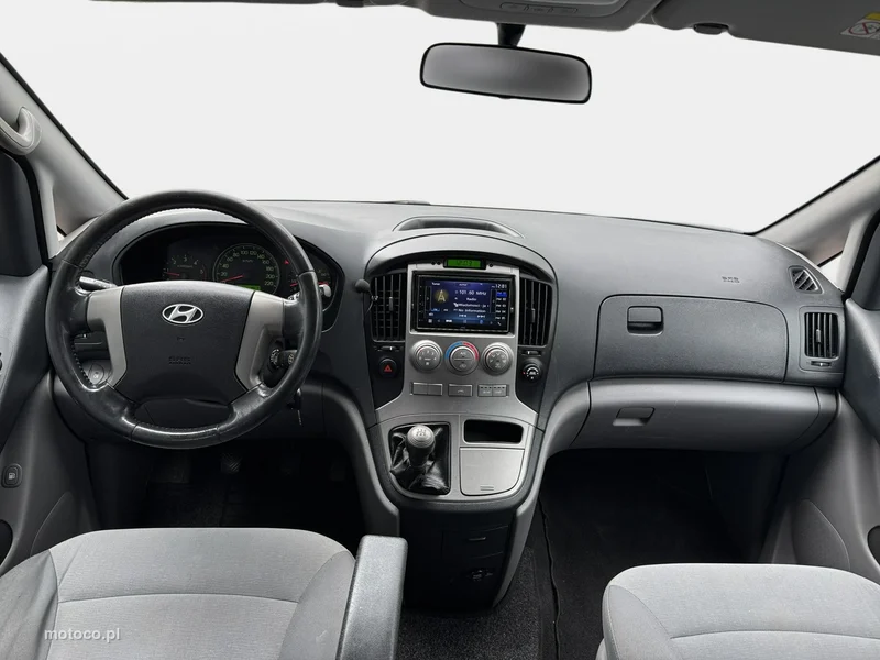 Hyundai H-1 9