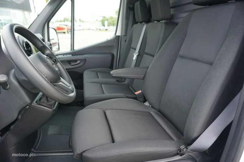 Mercedes-Benz Sprinter 9