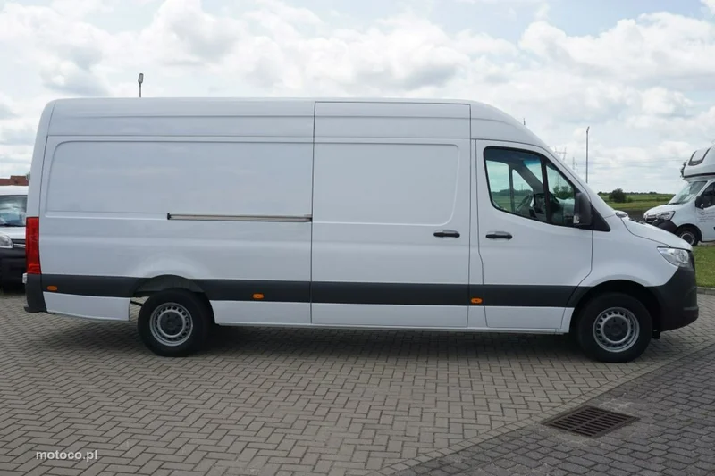 Mercedes-Benz Sprinter 4