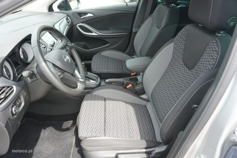 Opel Astra K 9