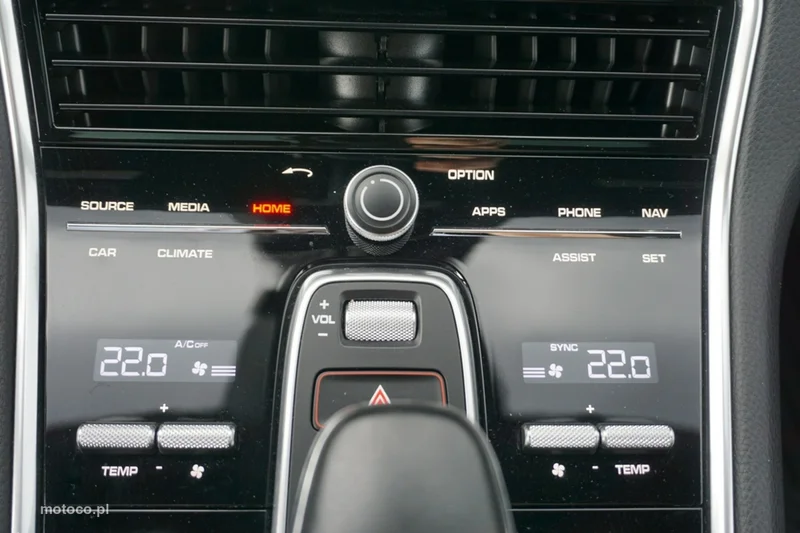 Porsche Panamera 971 25
