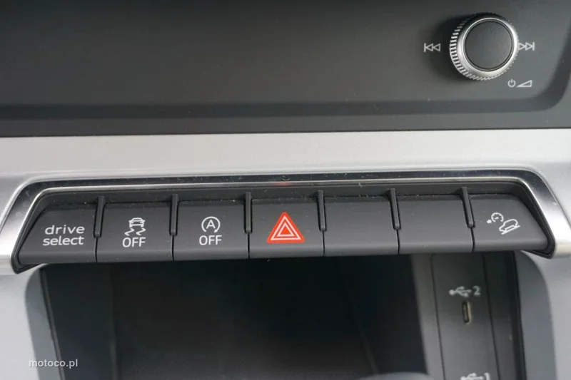 Audi Q3 F3 21