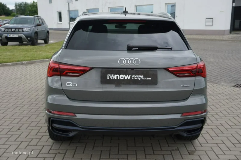 Audi Q3 F3 6