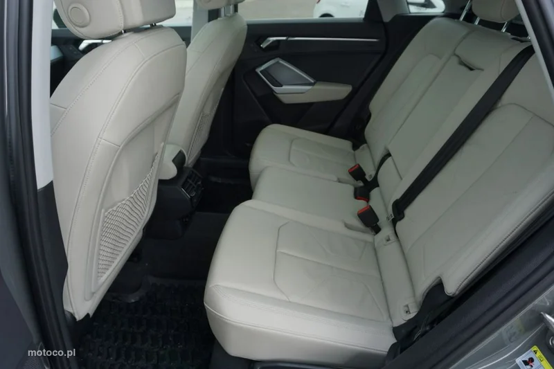 Audi Q3 F3 10