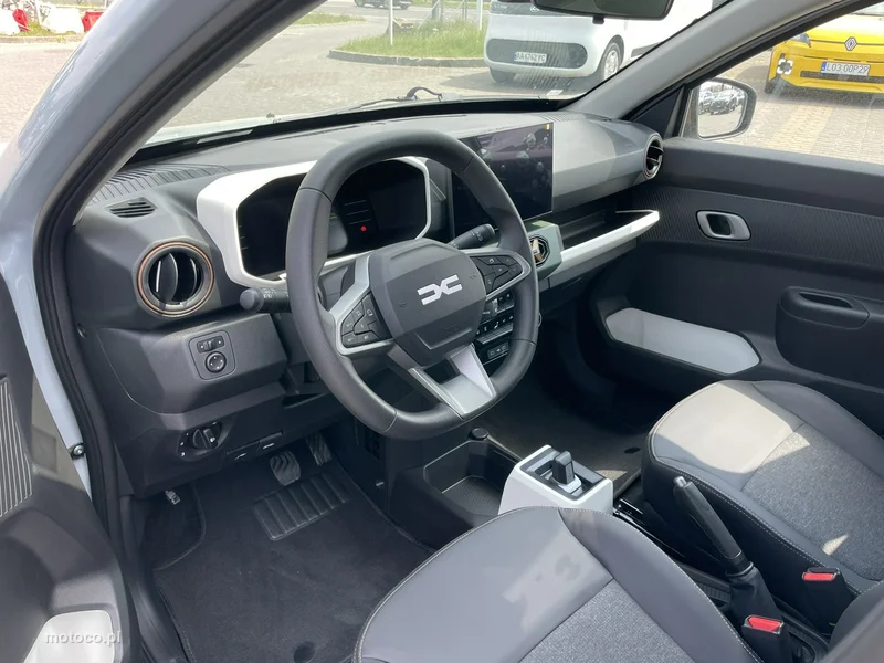 Dacia Spring 6