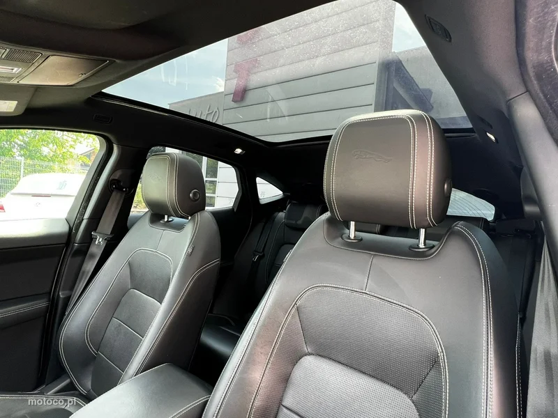 Jaguar E-Pace 12
