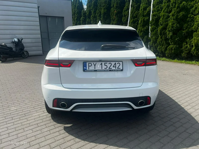 Jaguar E-Pace 4