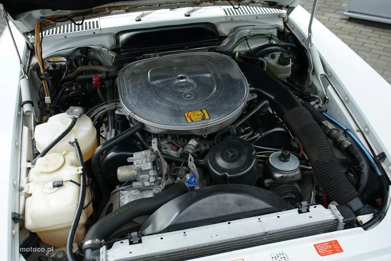 Mercedes-Benz SL R107 SL 560 16