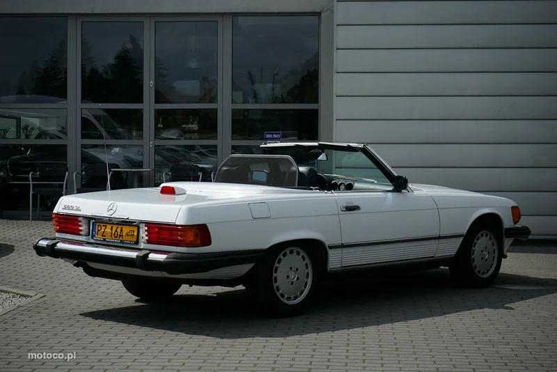Mercedes-Benz SL R107 SL 560 5