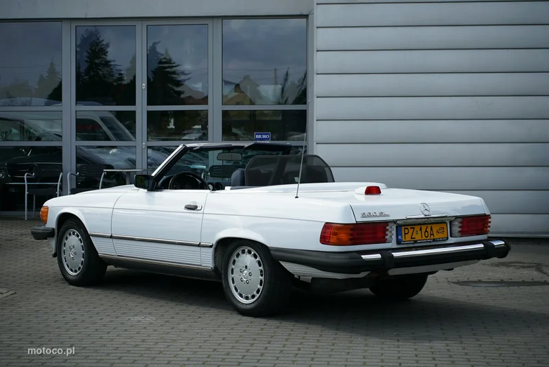 Mercedes-Benz SL R107 SL 560 7
