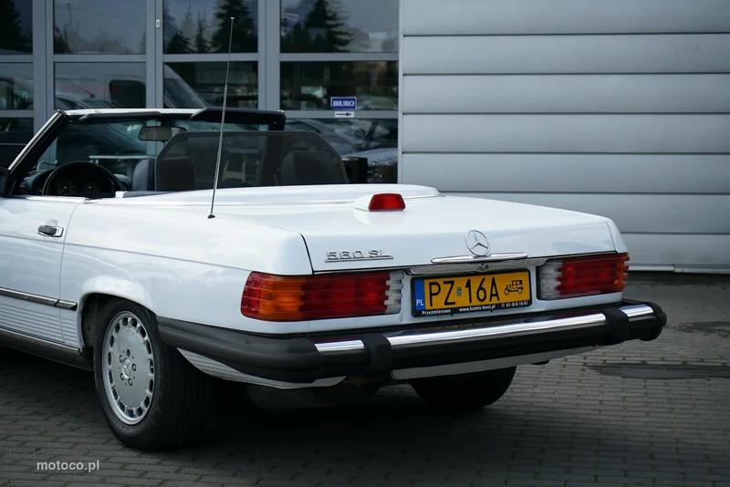 Mercedes-Benz SL R107 SL 560 8