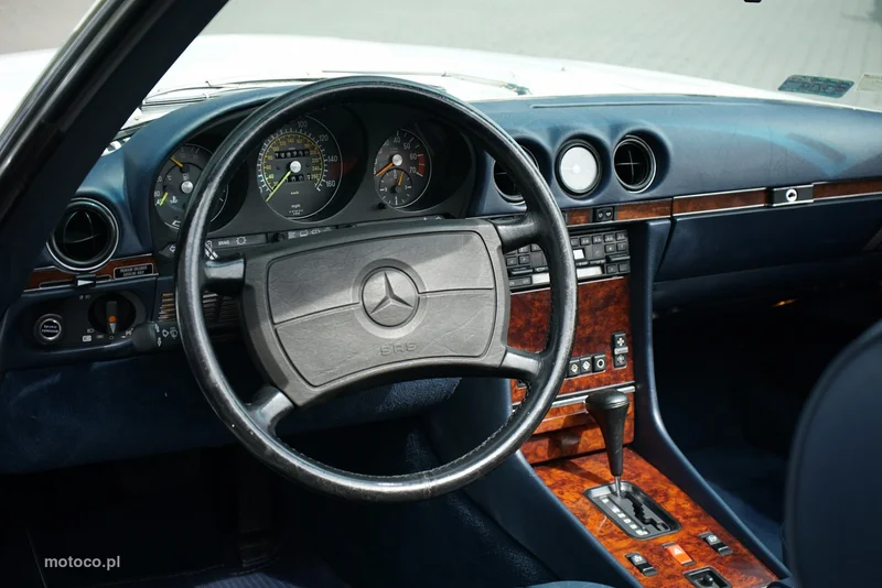Mercedes-Benz SL R107 SL 560 9