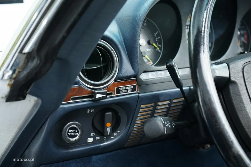 Mercedes-Benz SL R107 SL 560 10