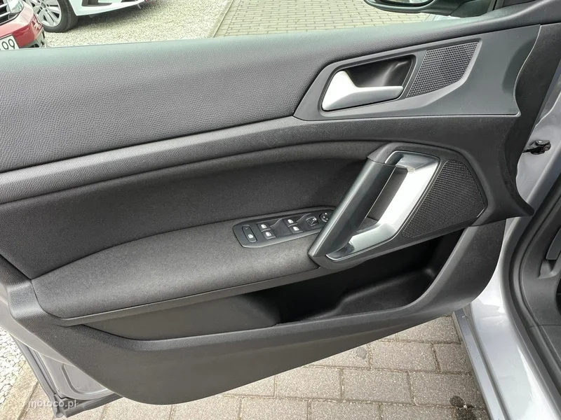 Peugeot 308 13