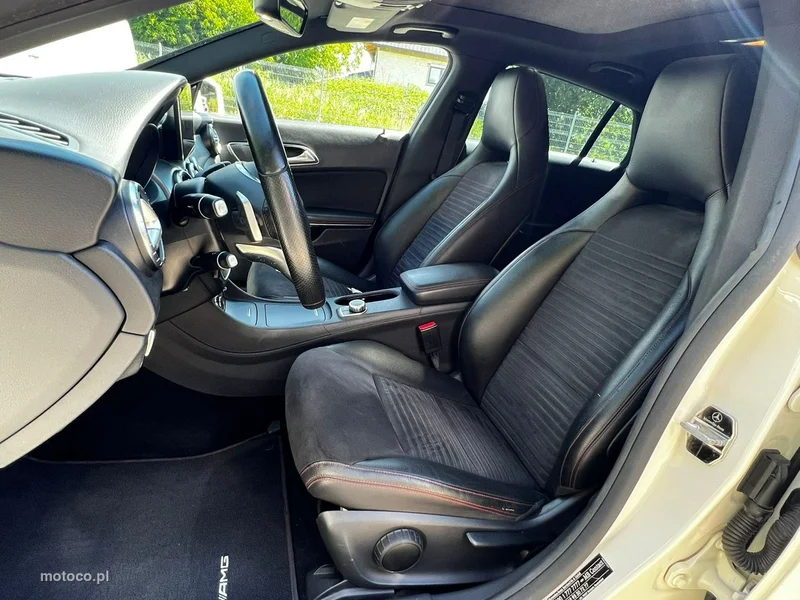 Mercedes-Benz CLA C117 CLA 180 13