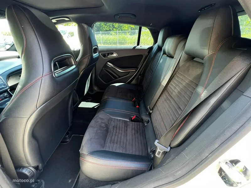 Mercedes-Benz CLA C117 CLA 180 14