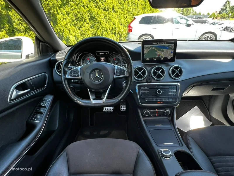 Mercedes-Benz CLA C117 CLA 180 9
