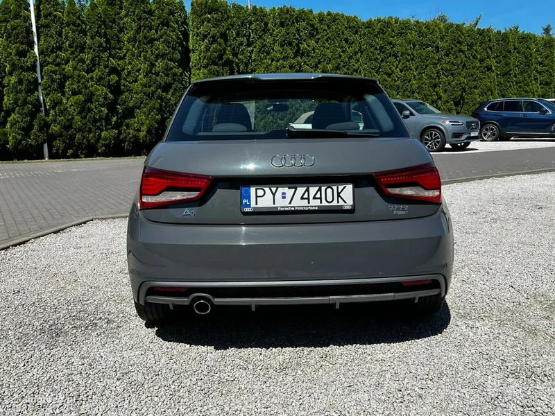 Audi A1 8X 6