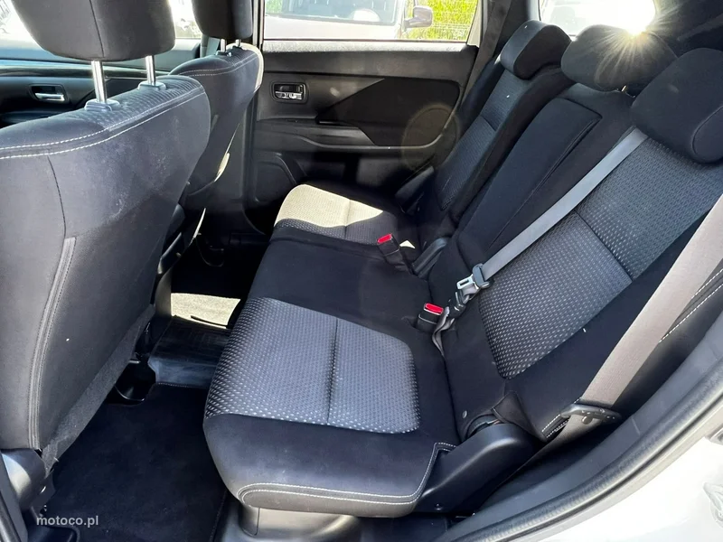 Mitsubishi Outlander 16