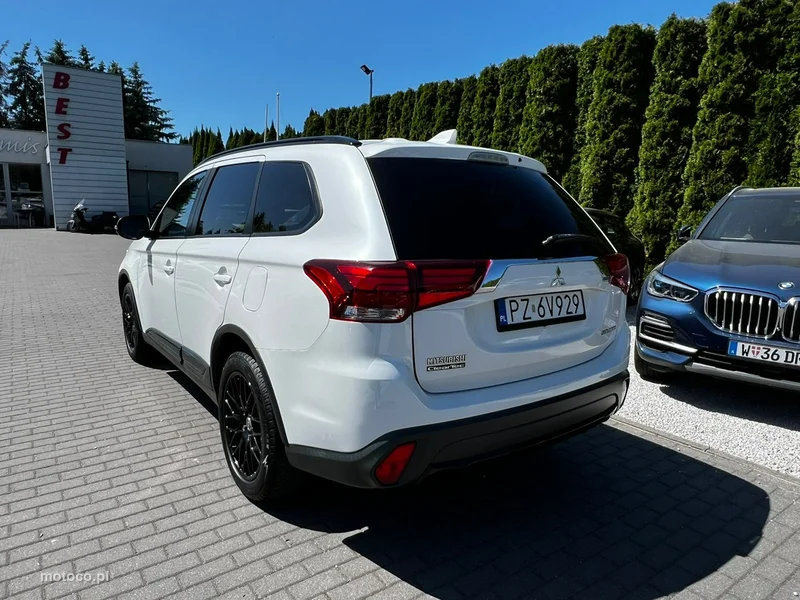 Mitsubishi Outlander 3