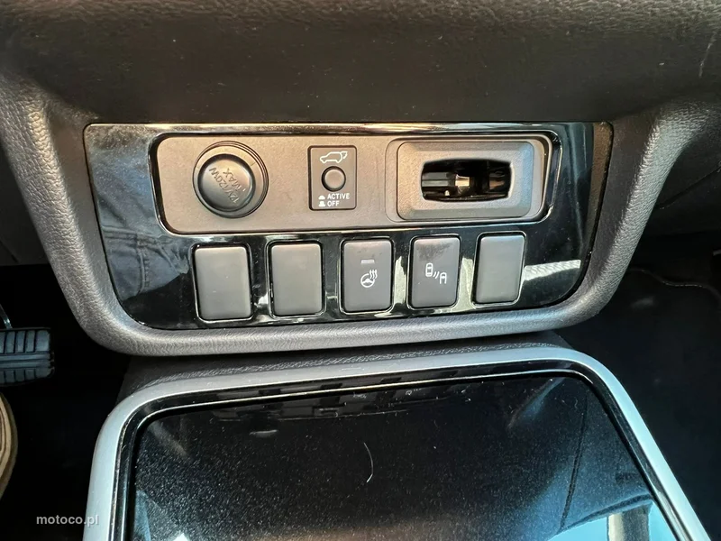 Mitsubishi Outlander 25